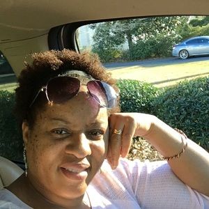 Meet your Posher, Peggie